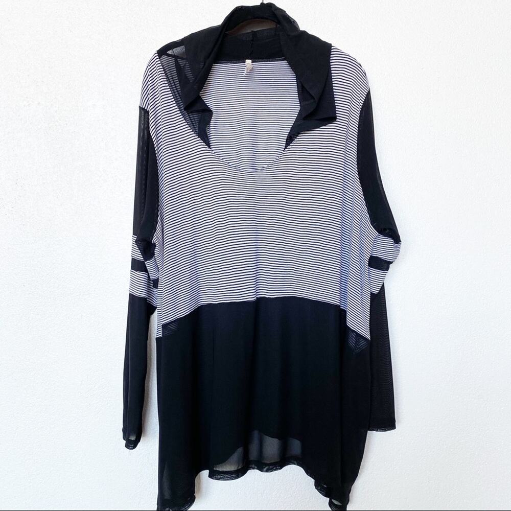 LF Stores Emma & Sam Mesh Stripe Oversized Hoodie Size Small